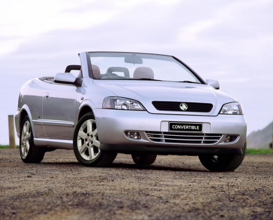  Holden Astra Convertible 2002 года  (фото 15 из 17)